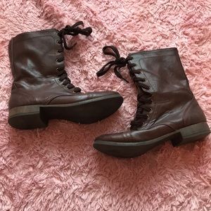 Combat boots
